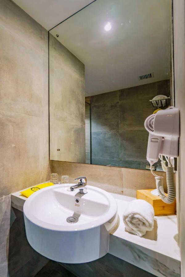Yello Hotel Harbour Bay Нагоя Экстерьер фото