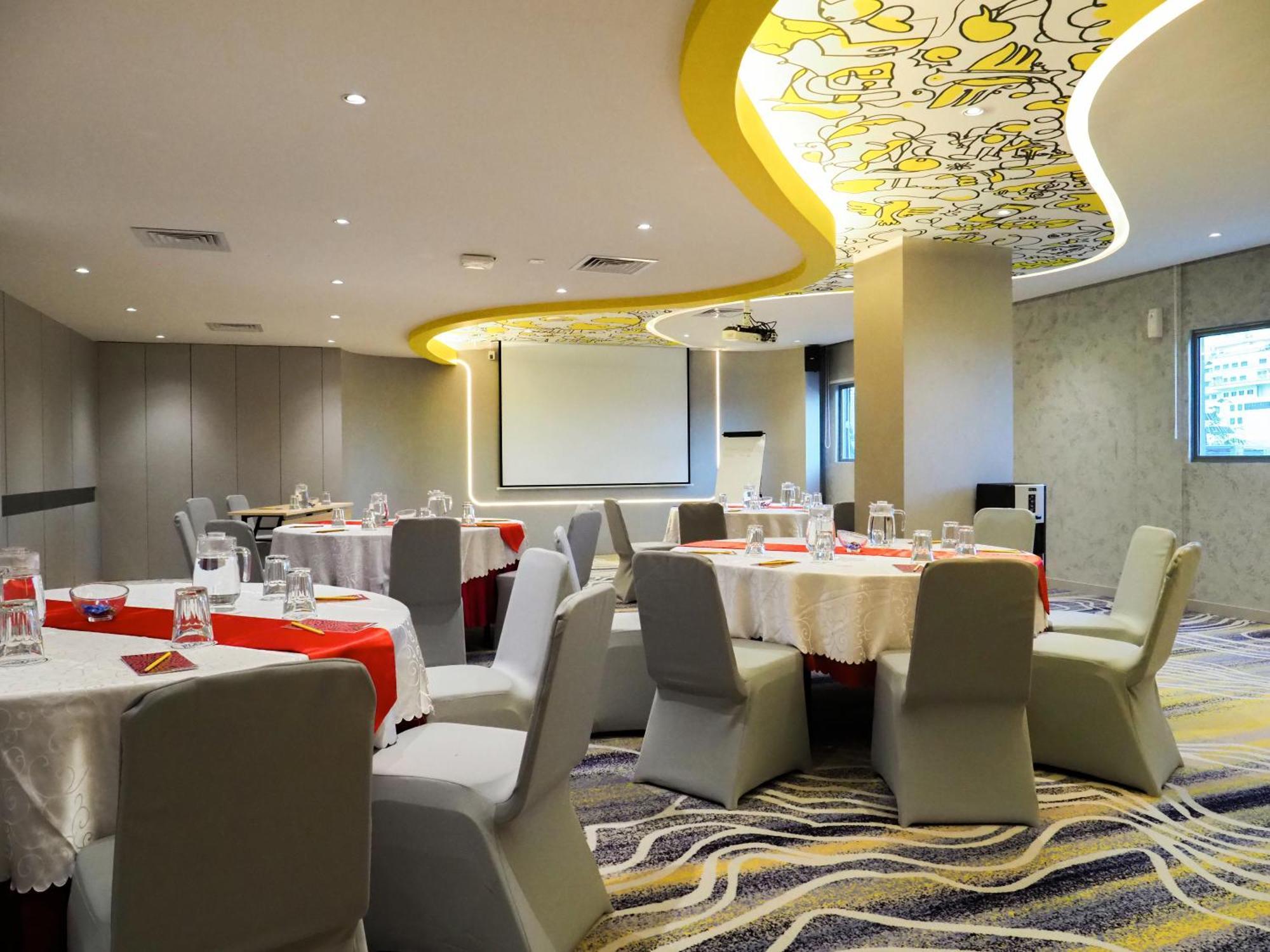 Yello Hotel Harbour Bay Нагоя Экстерьер фото