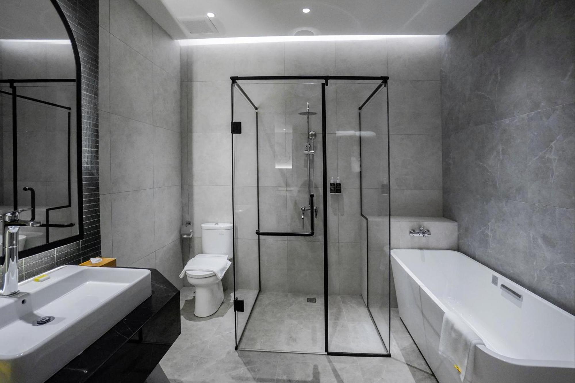 Yello Hotel Harbour Bay Нагоя Экстерьер фото